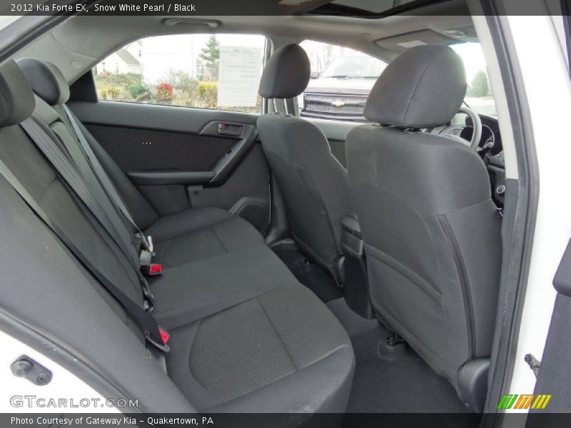 Snow White Pearl / Black 2012 Kia Forte EX