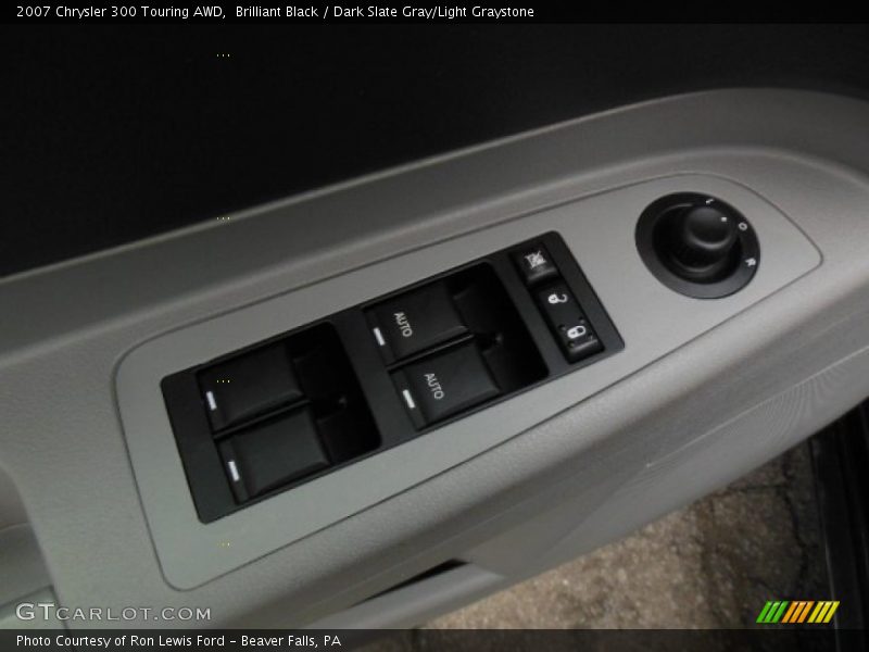 Brilliant Black / Dark Slate Gray/Light Graystone 2007 Chrysler 300 Touring AWD