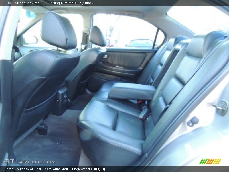 Sterling Mist Metallic / Black 2002 Nissan Maxima SE