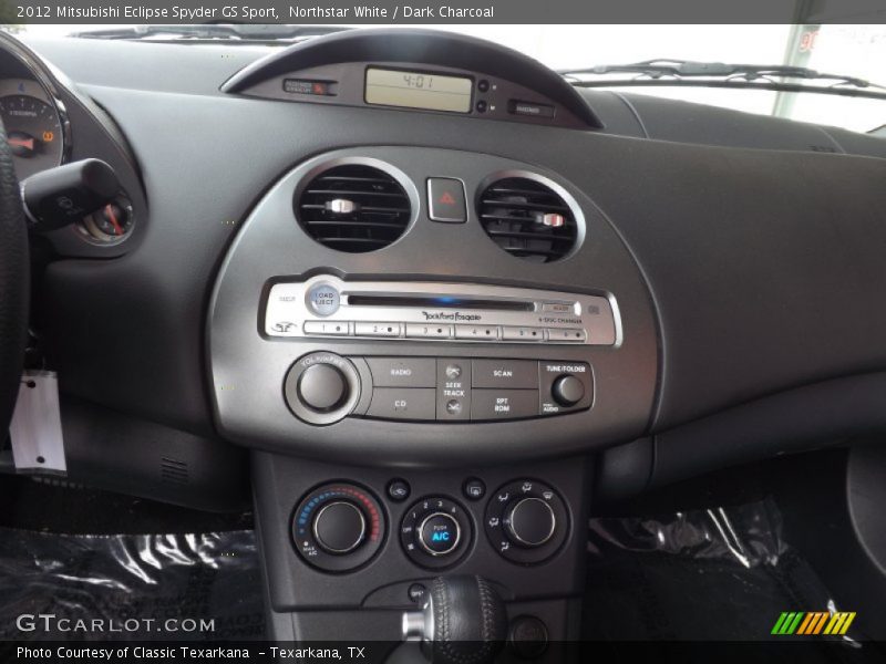 Controls of 2012 Eclipse Spyder GS Sport