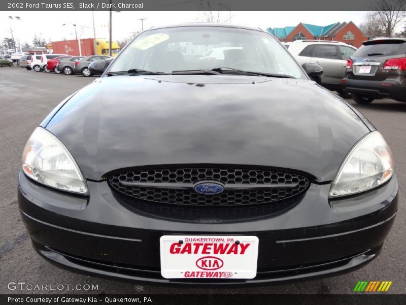 Black / Dark Charcoal 2002 Ford Taurus SES