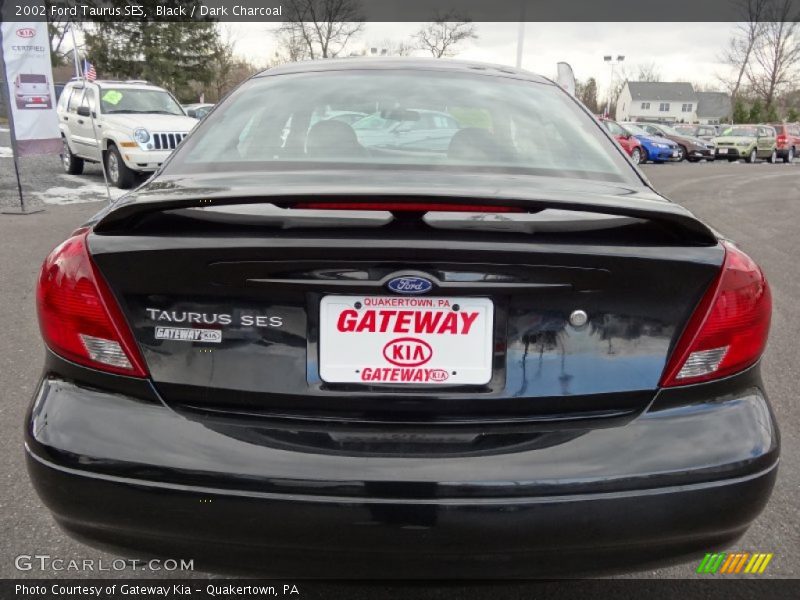 Black / Dark Charcoal 2002 Ford Taurus SES