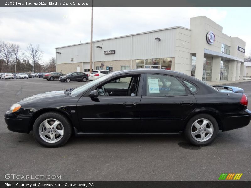 Black / Dark Charcoal 2002 Ford Taurus SES