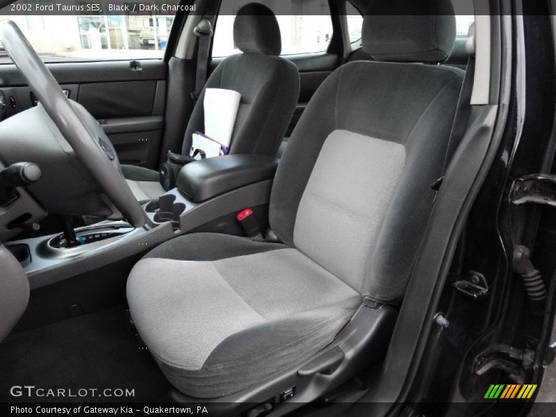 Black / Dark Charcoal 2002 Ford Taurus SES