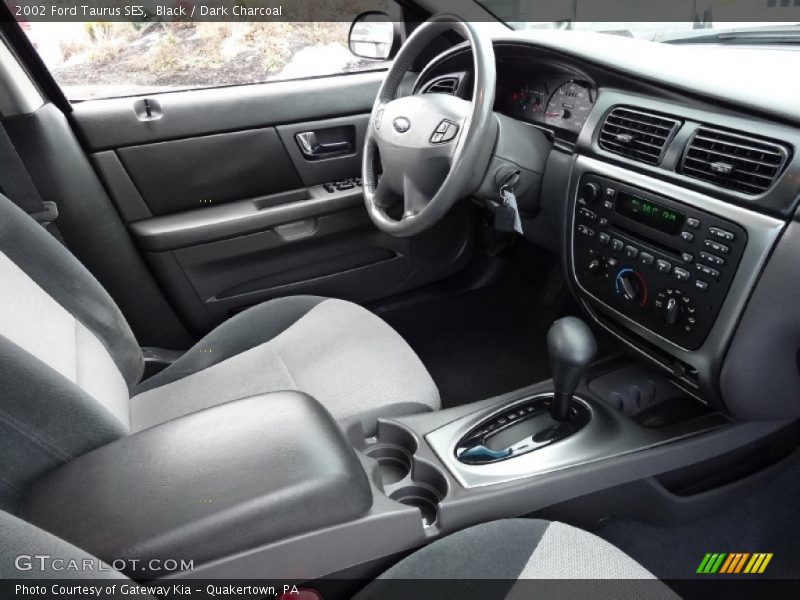Black / Dark Charcoal 2002 Ford Taurus SES