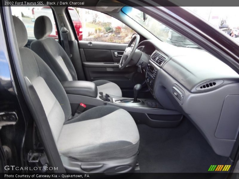 Black / Dark Charcoal 2002 Ford Taurus SES