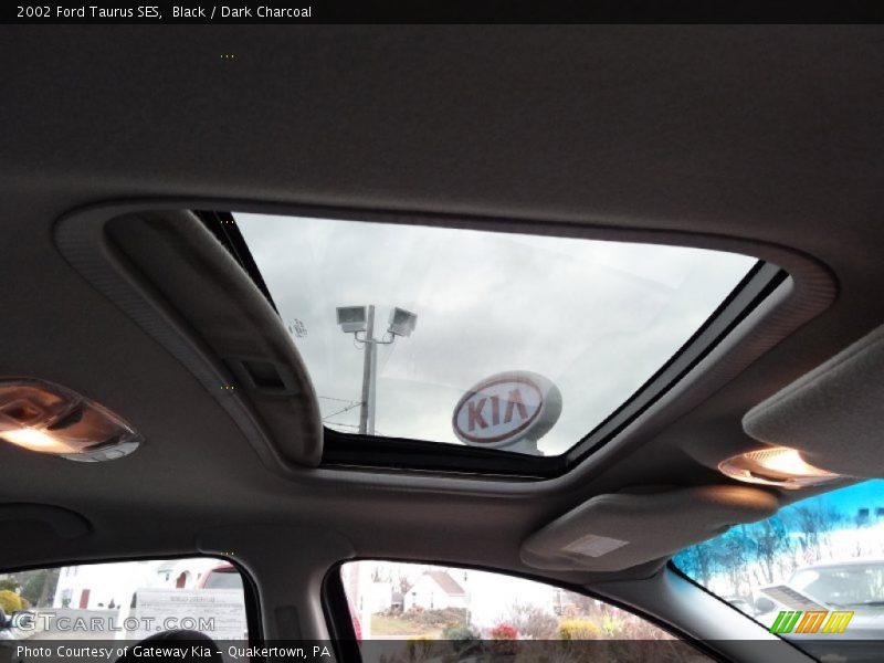 Black / Dark Charcoal 2002 Ford Taurus SES