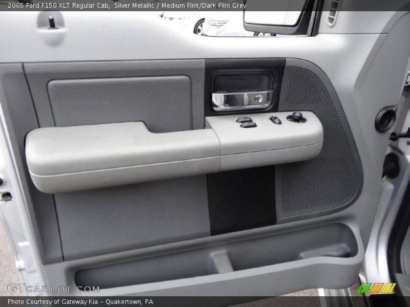 Silver Metallic / Medium Flint/Dark Flint Grey 2005 Ford F150 XLT Regular Cab