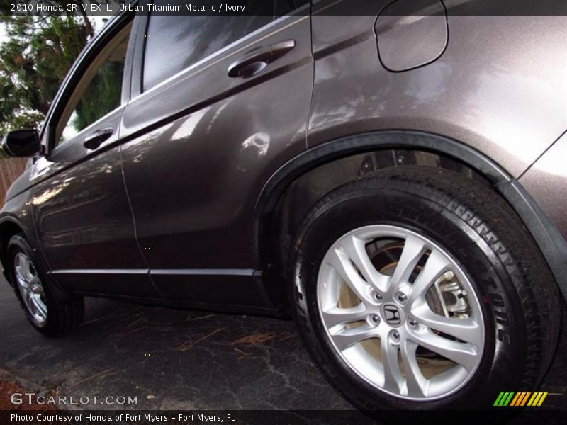 Urban Titanium Metallic / Ivory 2010 Honda CR-V EX-L