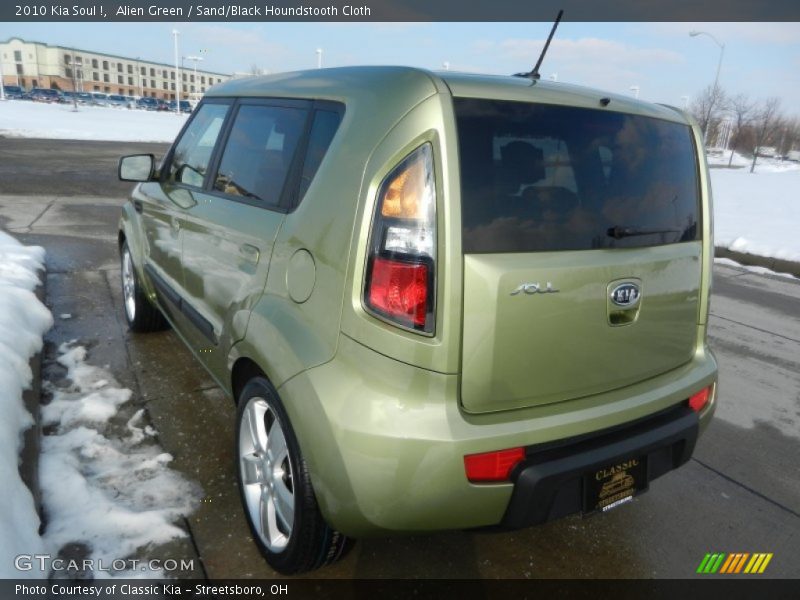 Alien Green / Sand/Black Houndstooth Cloth 2010 Kia Soul !