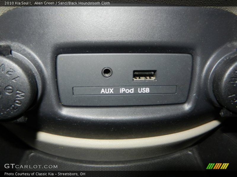 Alien Green / Sand/Black Houndstooth Cloth 2010 Kia Soul !