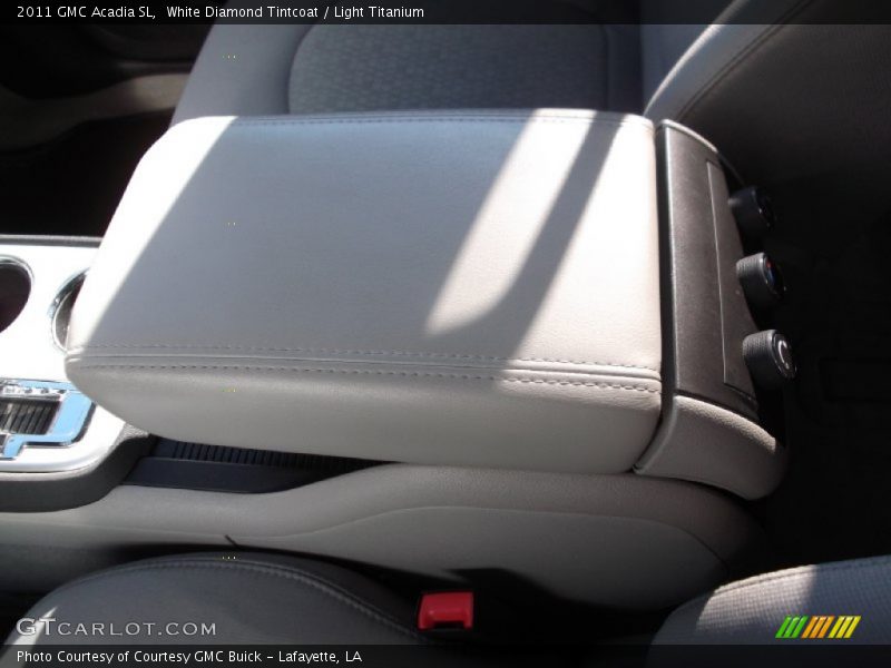 White Diamond Tintcoat / Light Titanium 2011 GMC Acadia SL