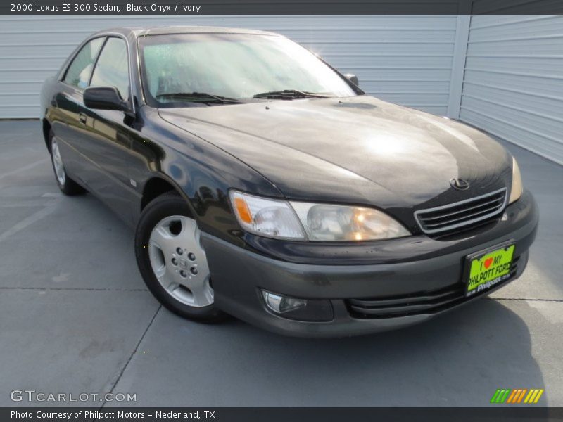 Black Onyx / Ivory 2000 Lexus ES 300 Sedan