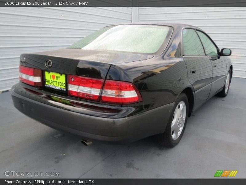 Black Onyx / Ivory 2000 Lexus ES 300 Sedan
