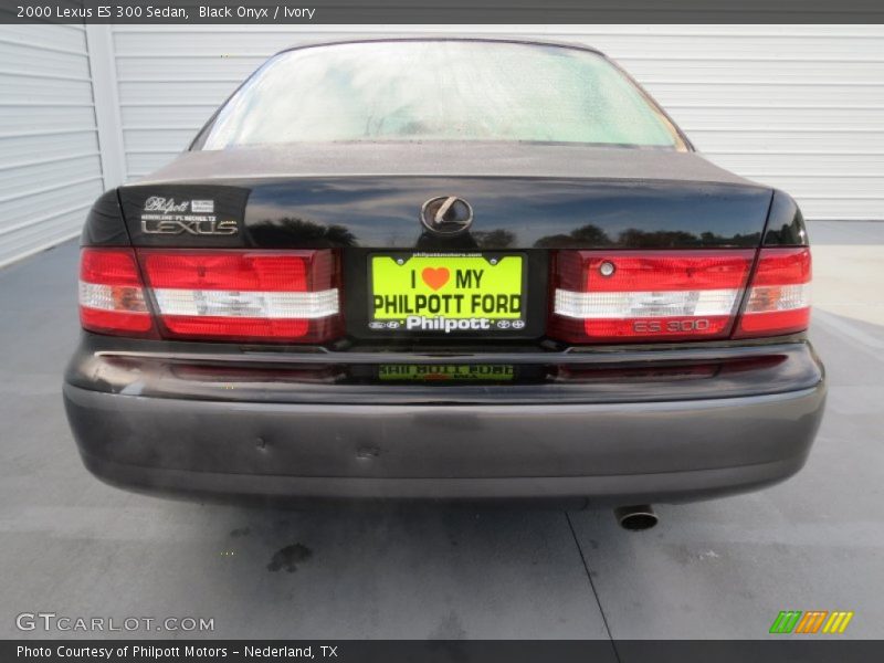 Black Onyx / Ivory 2000 Lexus ES 300 Sedan