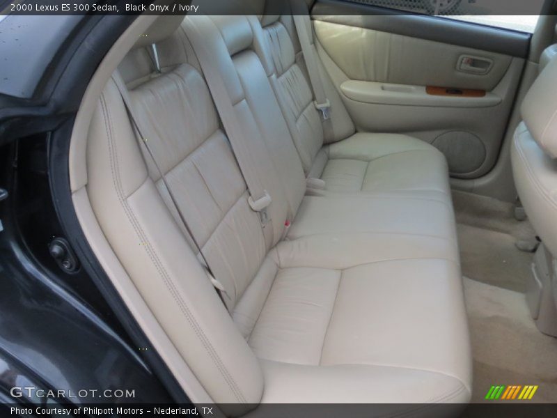 Black Onyx / Ivory 2000 Lexus ES 300 Sedan