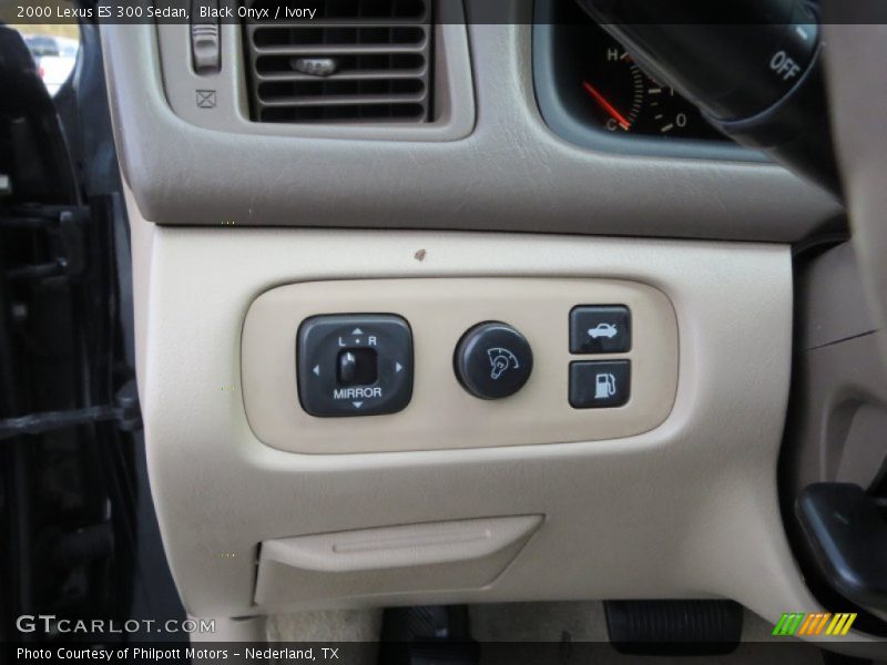 Black Onyx / Ivory 2000 Lexus ES 300 Sedan