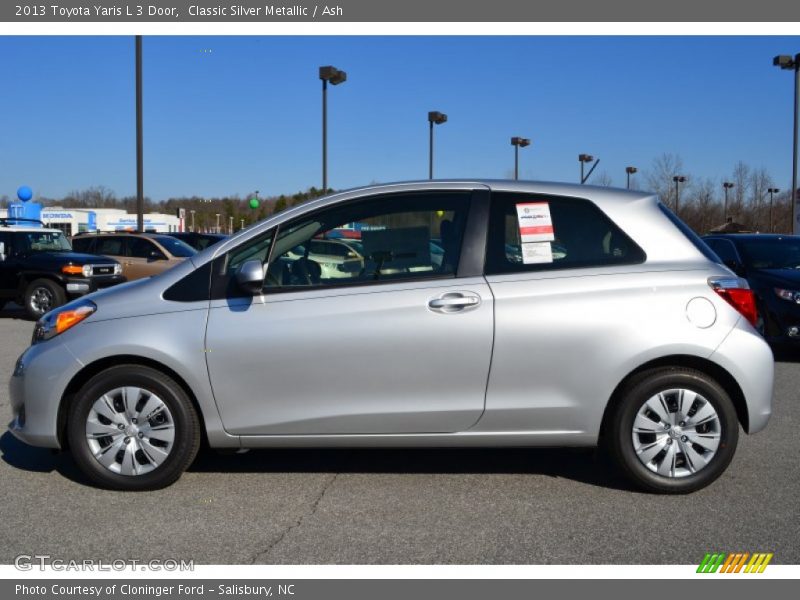 Classic Silver Metallic / Ash 2013 Toyota Yaris L 3 Door