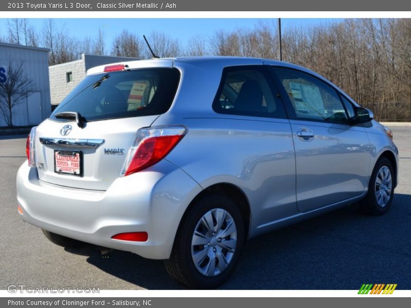 Classic Silver Metallic / Ash 2013 Toyota Yaris L 3 Door