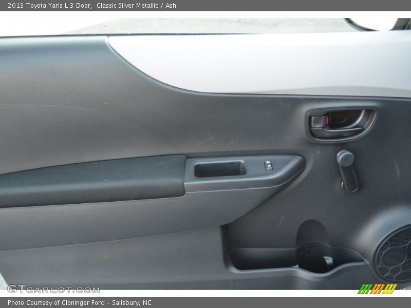 Classic Silver Metallic / Ash 2013 Toyota Yaris L 3 Door