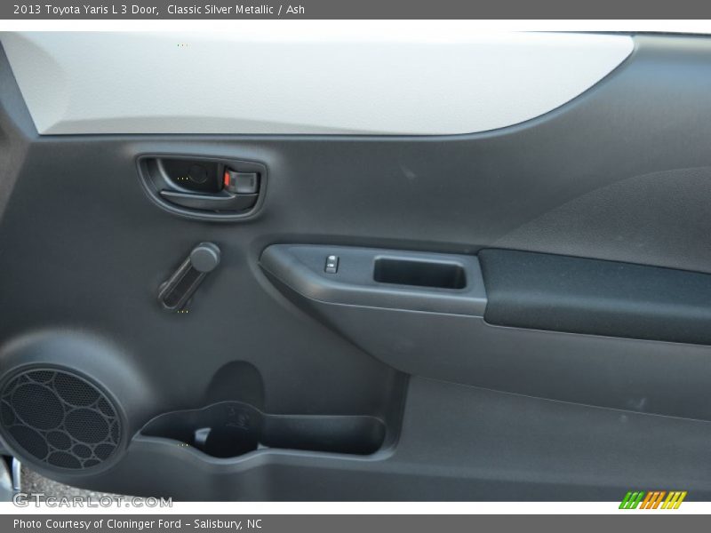 Classic Silver Metallic / Ash 2013 Toyota Yaris L 3 Door