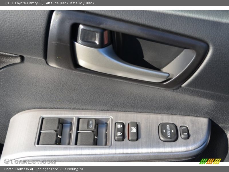 Controls of 2013 Camry SE