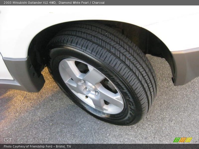 Diamond White Pearl / Charcoal 2003 Mitsubishi Outlander XLS 4WD