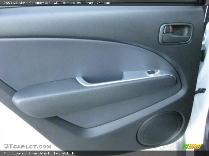 Diamond White Pearl / Charcoal 2003 Mitsubishi Outlander XLS 4WD