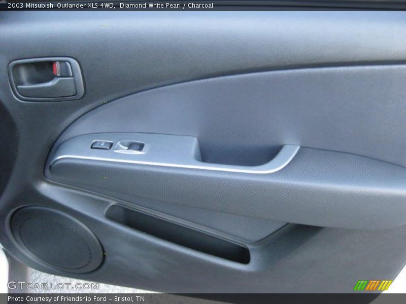 Diamond White Pearl / Charcoal 2003 Mitsubishi Outlander XLS 4WD