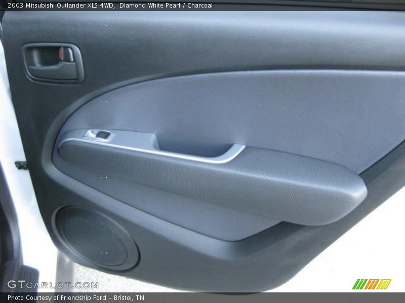 Diamond White Pearl / Charcoal 2003 Mitsubishi Outlander XLS 4WD