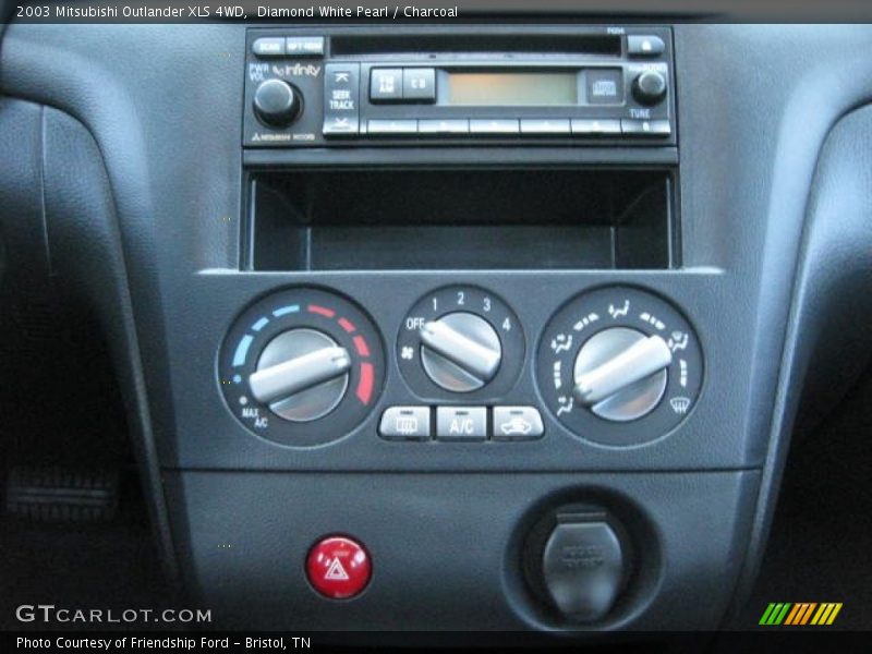 Diamond White Pearl / Charcoal 2003 Mitsubishi Outlander XLS 4WD