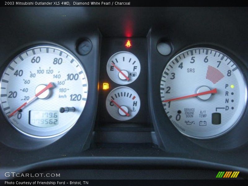 Diamond White Pearl / Charcoal 2003 Mitsubishi Outlander XLS 4WD
