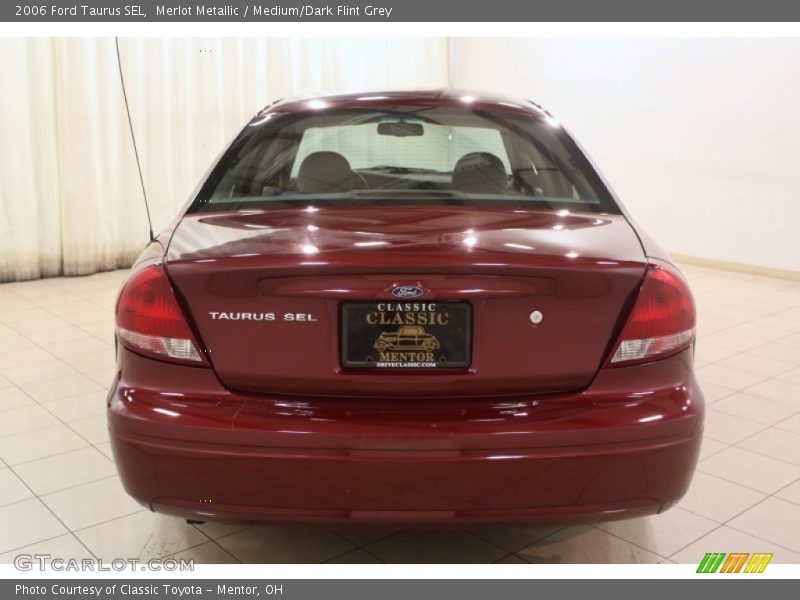 Merlot Metallic / Medium/Dark Flint Grey 2006 Ford Taurus SEL