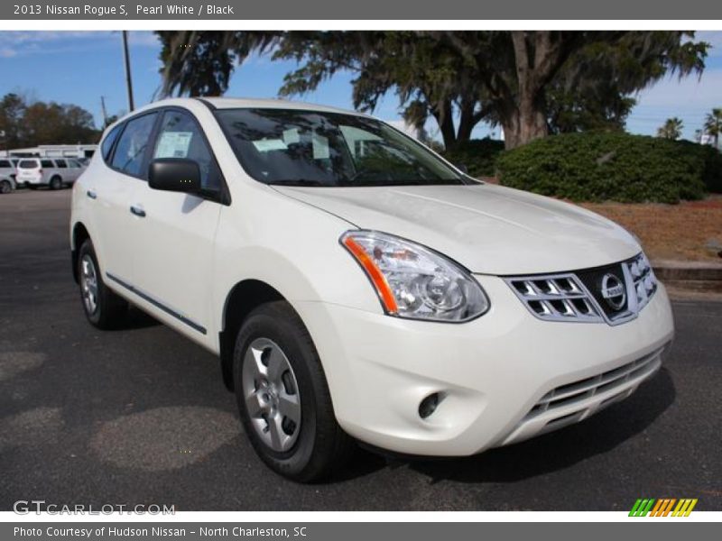 Pearl White / Black 2013 Nissan Rogue S