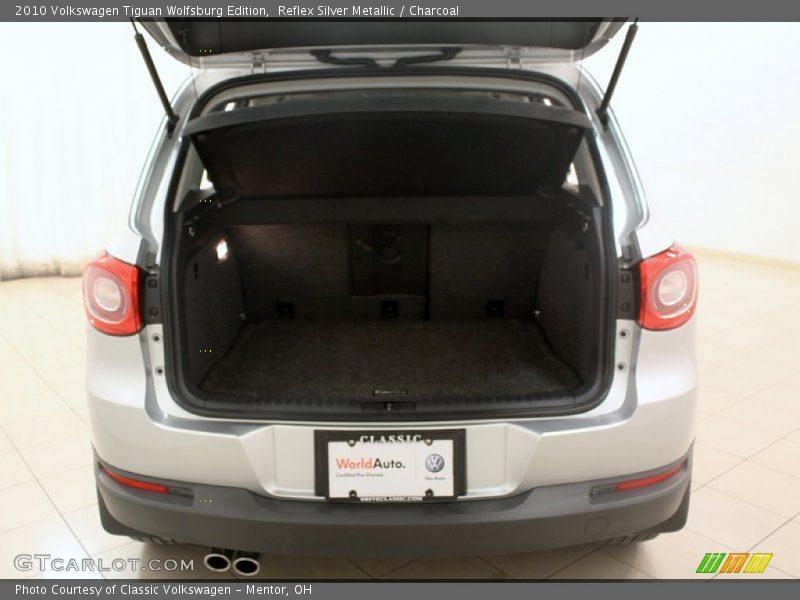 Reflex Silver Metallic / Charcoal 2010 Volkswagen Tiguan Wolfsburg Edition
