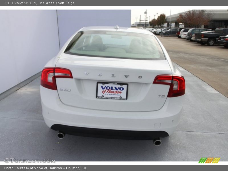 Ice White / Soft Beige 2013 Volvo S60 T5
