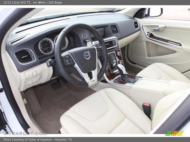 Ice White / Soft Beige 2013 Volvo S60 T5