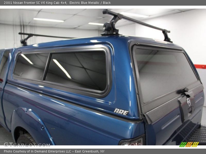 Electric Blue Metallic / Black 2001 Nissan Frontier SC V6 King Cab 4x4