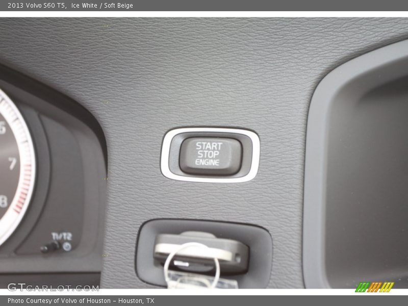 Ice White / Soft Beige 2013 Volvo S60 T5