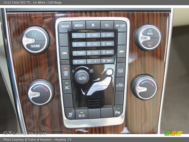 Ice White / Soft Beige 2013 Volvo S60 T5