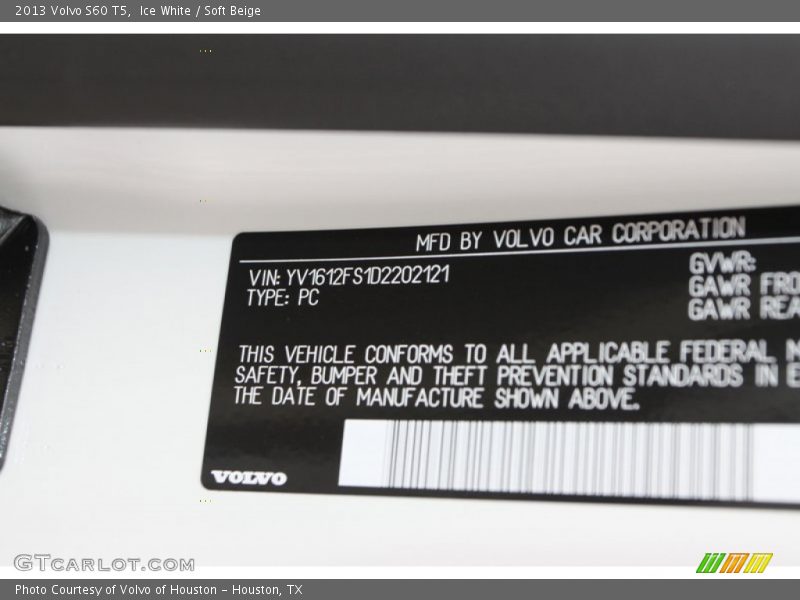 Ice White / Soft Beige 2013 Volvo S60 T5