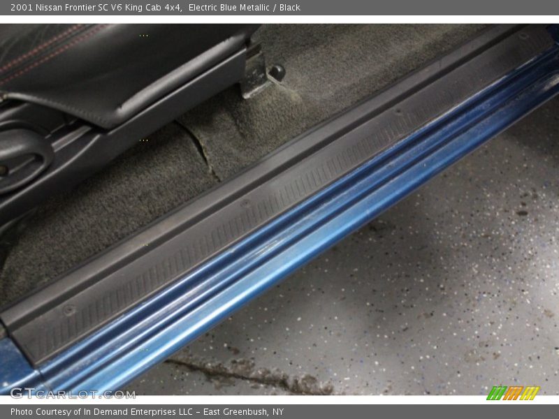 Electric Blue Metallic / Black 2001 Nissan Frontier SC V6 King Cab 4x4