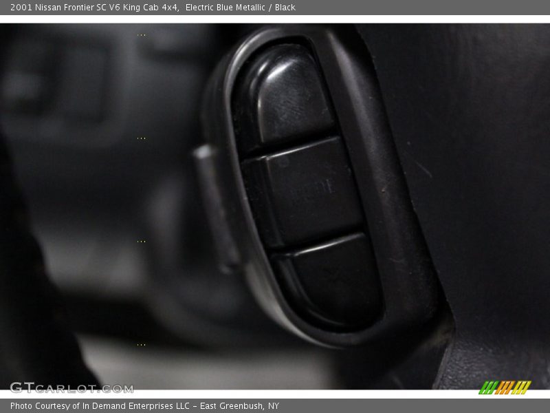 Electric Blue Metallic / Black 2001 Nissan Frontier SC V6 King Cab 4x4