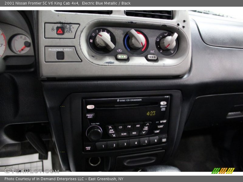 Electric Blue Metallic / Black 2001 Nissan Frontier SC V6 King Cab 4x4