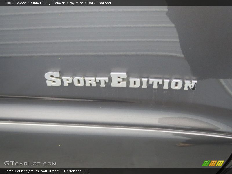 Galactic Gray Mica / Dark Charcoal 2005 Toyota 4Runner SR5