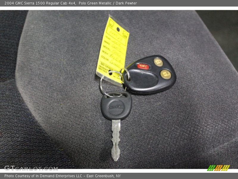 Polo Green Metallic / Dark Pewter 2004 GMC Sierra 1500 Regular Cab 4x4
