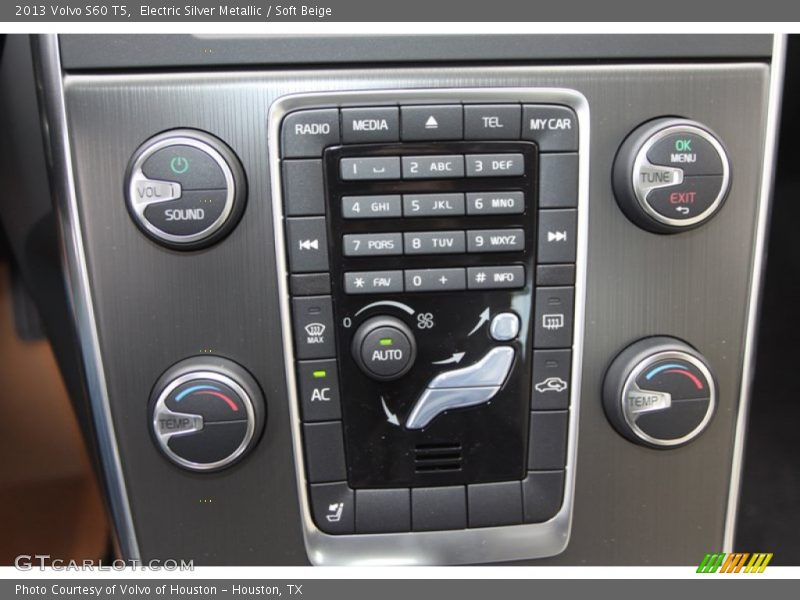 Electric Silver Metallic / Soft Beige 2013 Volvo S60 T5