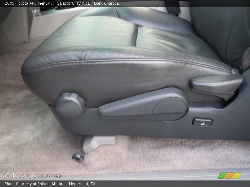 Galactic Gray Mica / Dark Charcoal 2005 Toyota 4Runner SR5