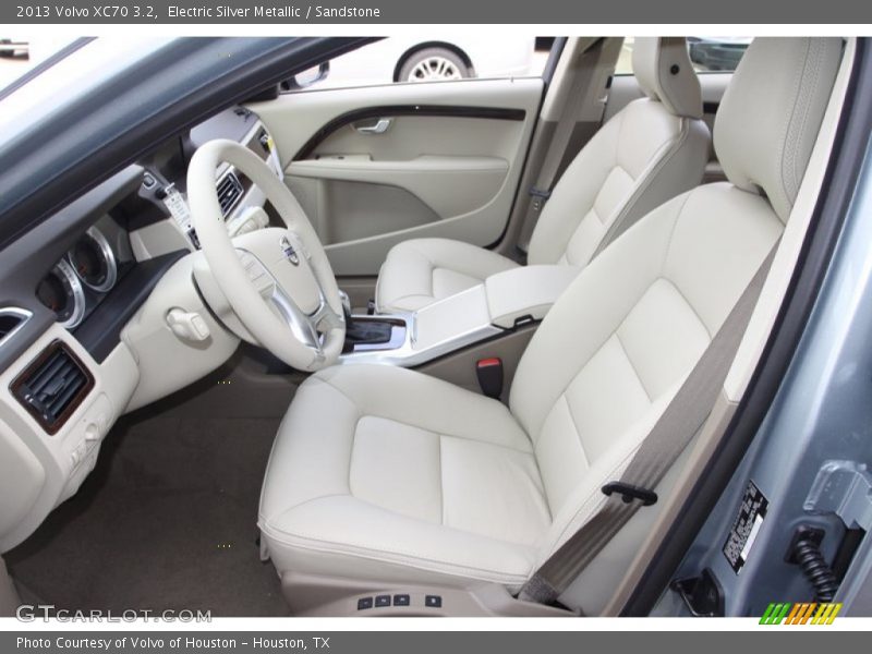 Front Seat of 2013 XC70 3.2