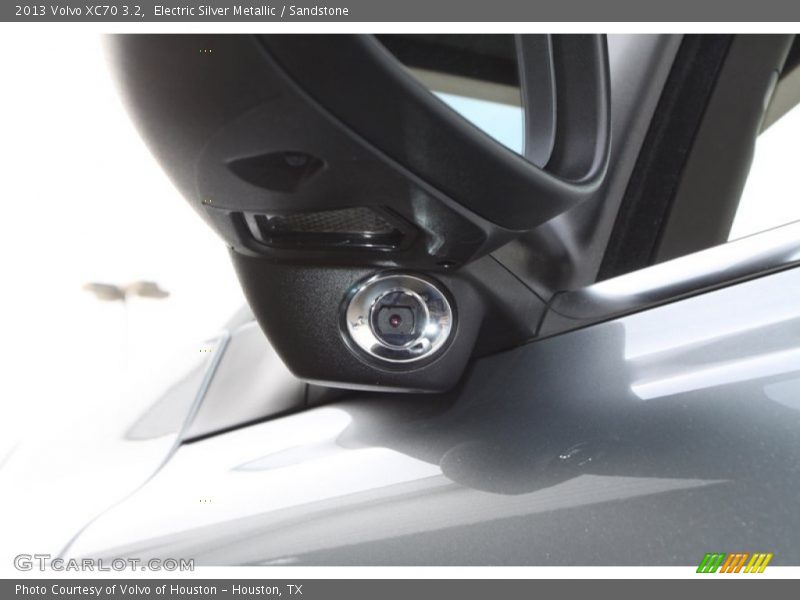 Electric Silver Metallic / Sandstone 2013 Volvo XC70 3.2